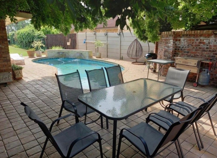 5 Bedroom Property for Sale in Vryburg North West